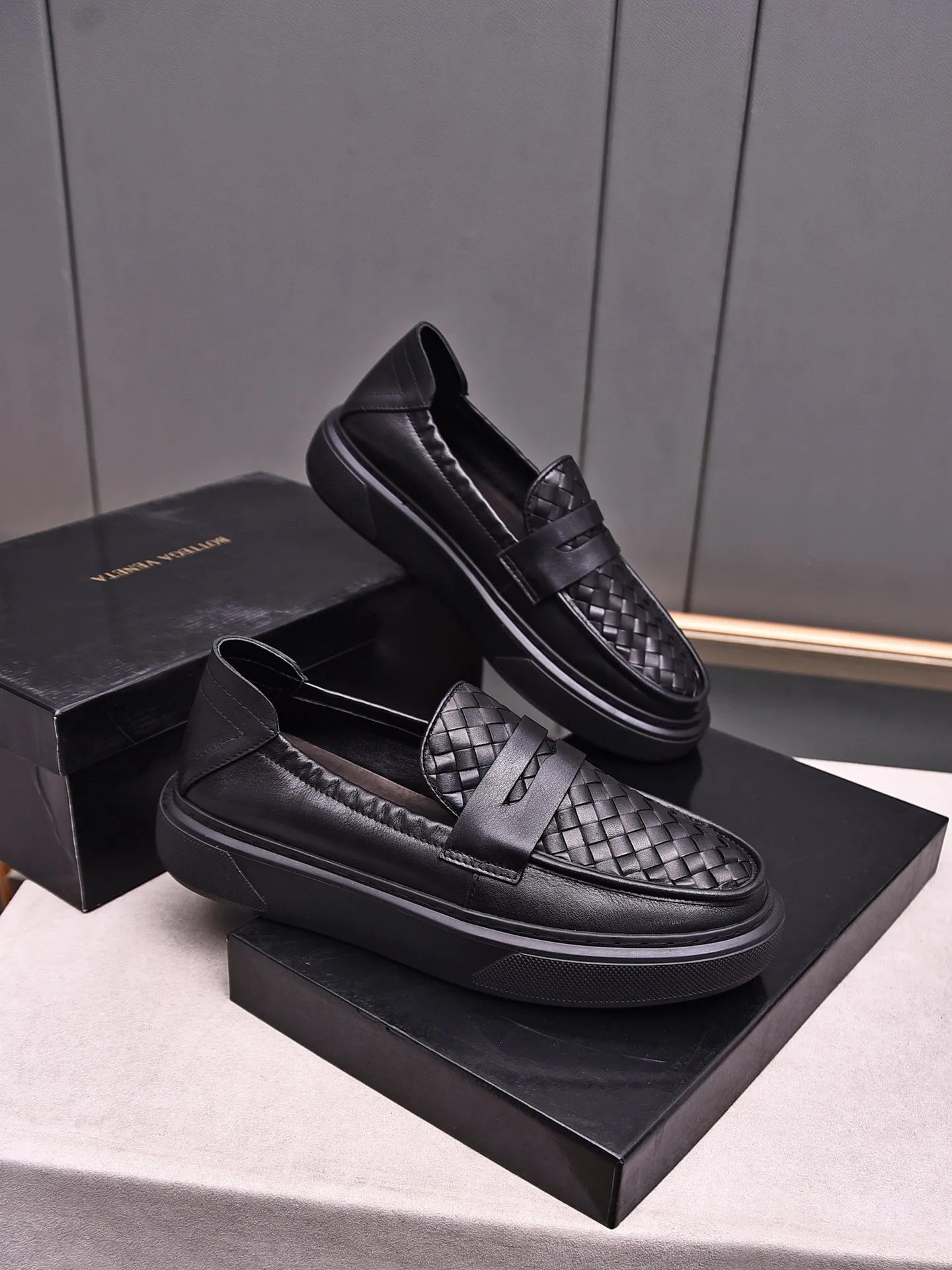Men's Men's Shoes💰520 [One-step-up] BOTTEG* VENET* - high-end boutique Size: 38-44 (45 customized) BV new product, first-layer cowhide artificially woven classic style and contemporary fashion temperament harmoniously blend, rubber sole is light and flexible, water-dyed cowhide lining! [Taobao, Tmall, and live streaming are the first choices]